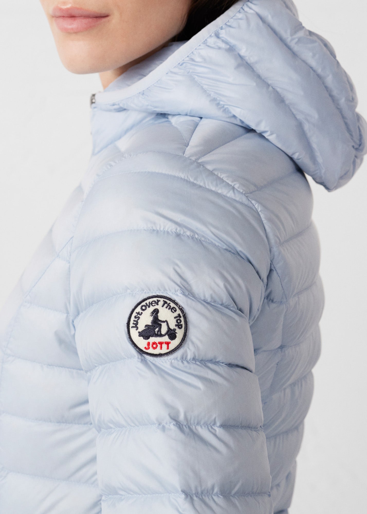 Doudoune légère à capuche Cendre marine Cloe