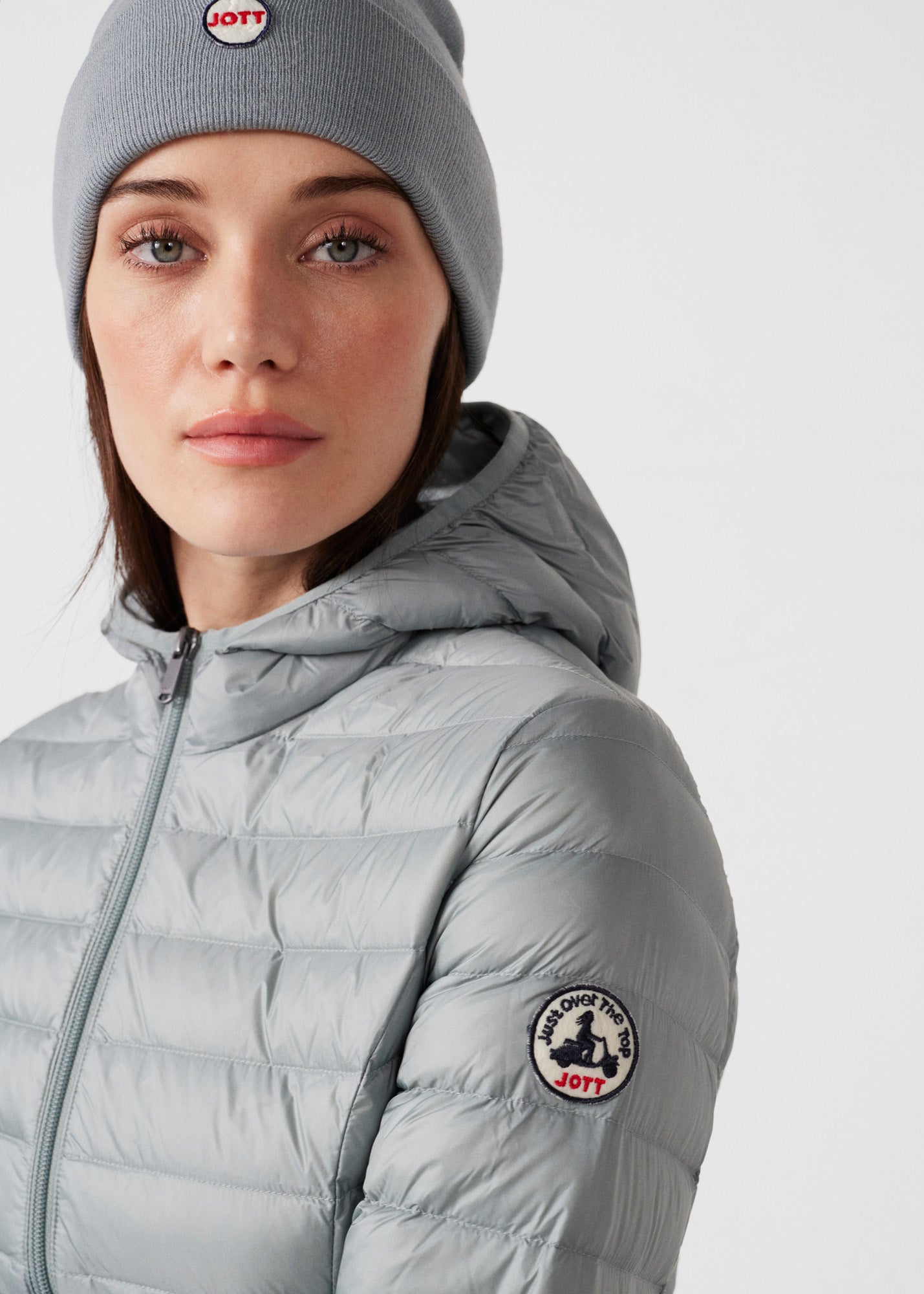 Doudoune légère à capuche Roche lunaire Cloe