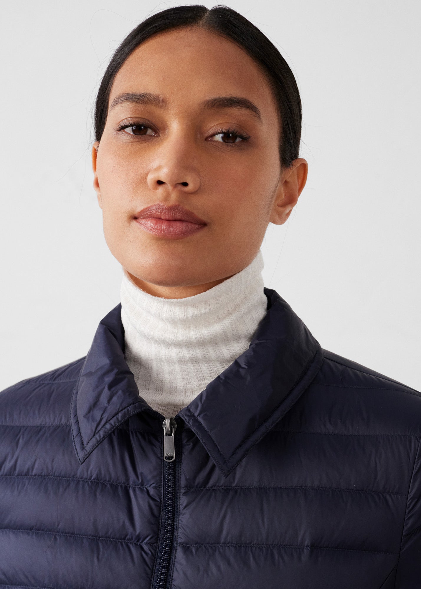 Doudoune à capuche mi-longue Marine Nour 2.0