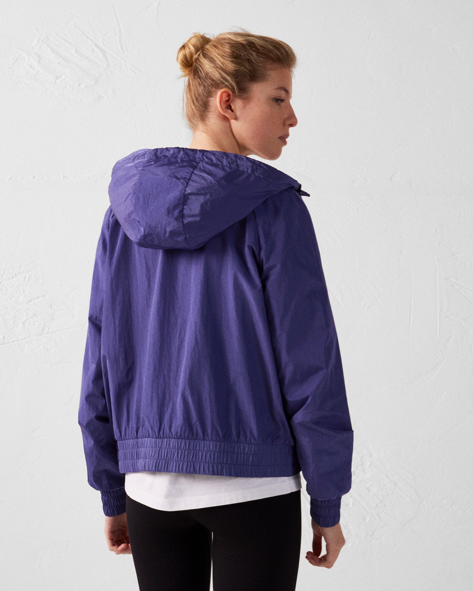 Blouson coupe-vent léger à capuche Bleu mystique Alize