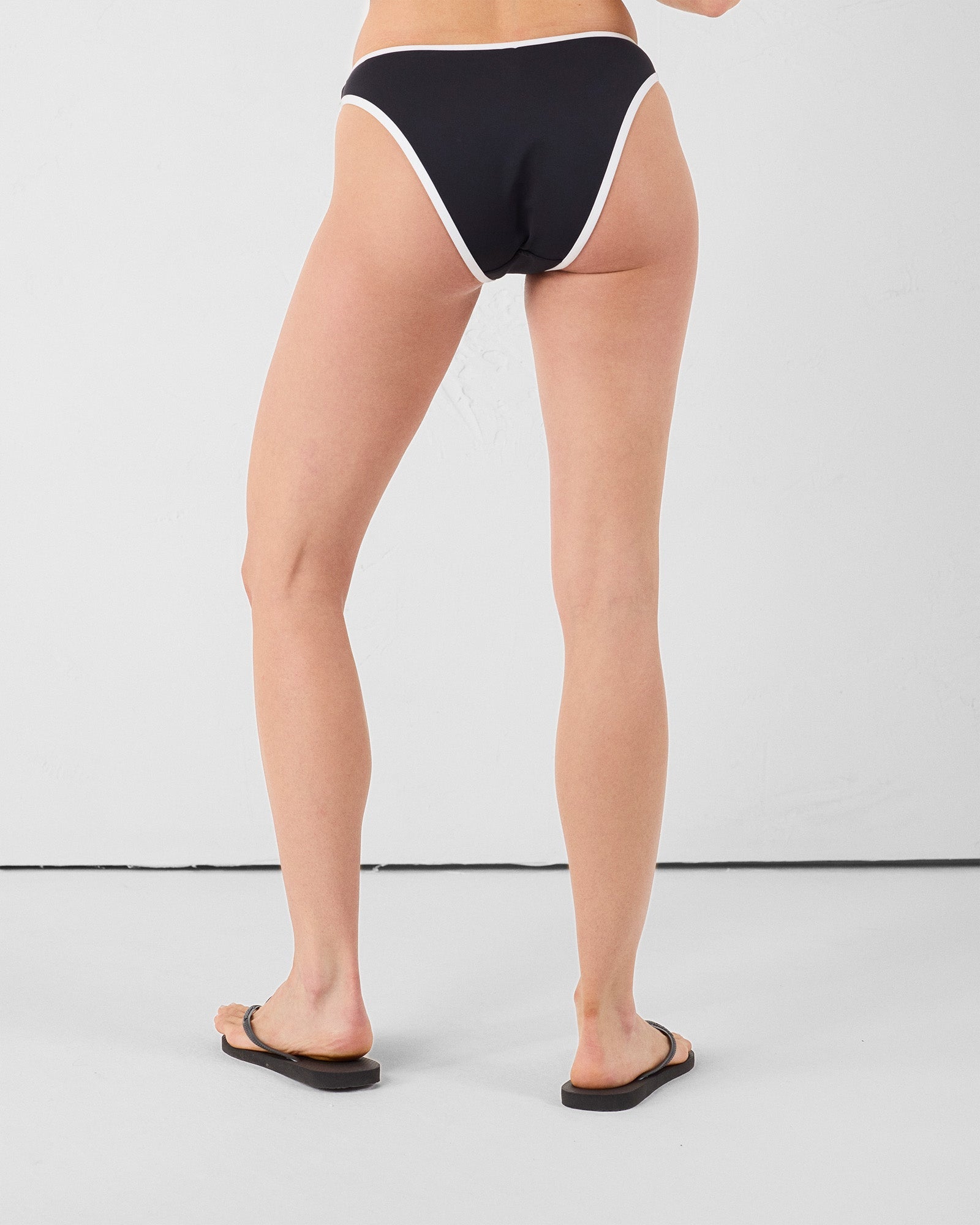 Bas de maillot de bain brésilien Noir Maeva bottom